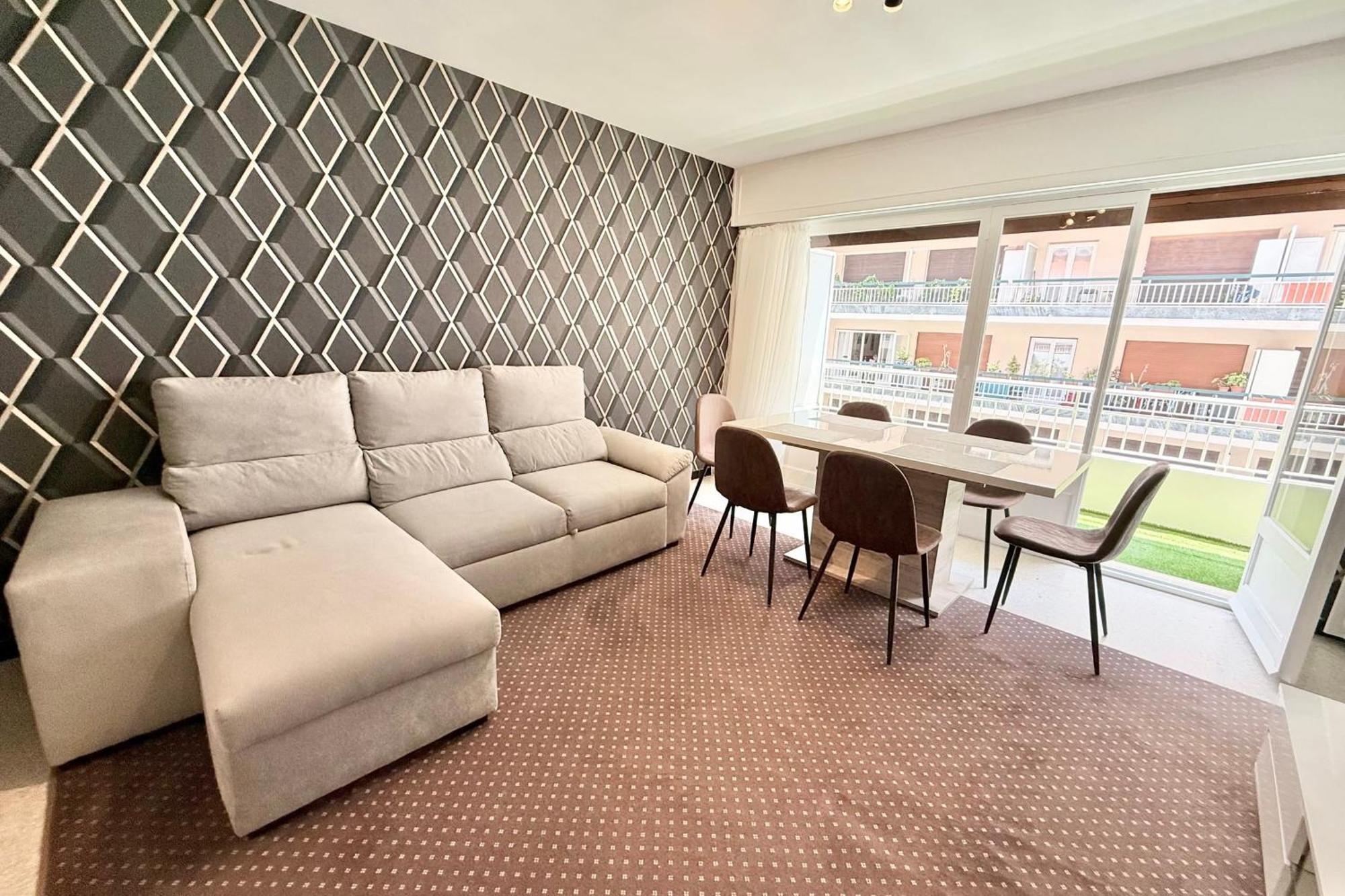 Hyper Center - 4 People - Close To Shops And Beaches *