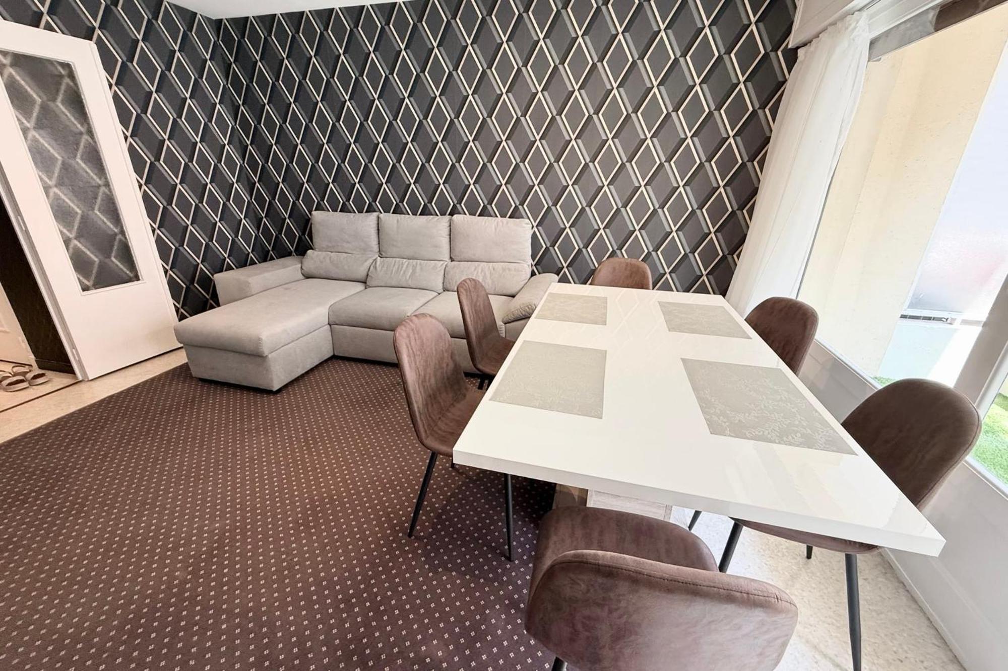 Hyper Center - 4 People - Close To Shops And Beaches