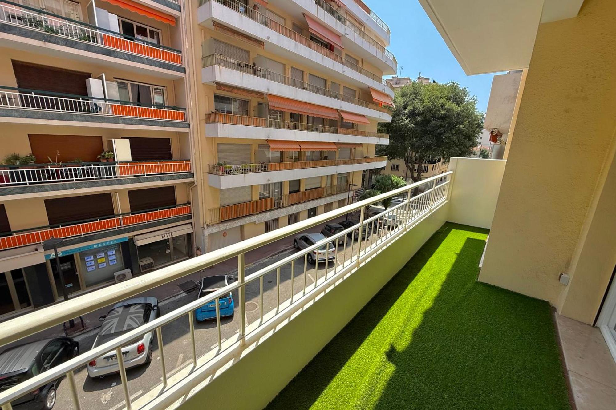 Hyper Center - 4 People - Close To Shops And Beaches